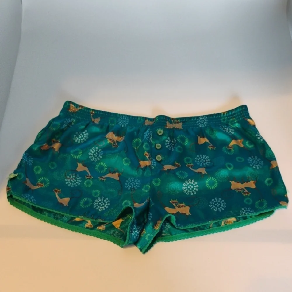 Disney Women's Size M Green and Teal Floral Cats Graphic Pajama Shorts